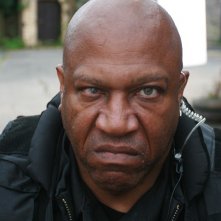 Primo piano di Tommy 'Tiny' Lister dal film Holy Water