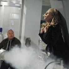 Julie Benz e Michael Chiklis nell'episodio No Ordinary Double Standard di No Ordinary Family