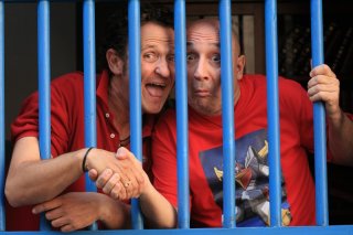 Enzo Salvi e Maurizio Battista, protagonisti di Una cella in due
