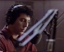 Eric Bogosian in una scena del film Talk Radio di Oliver Stone