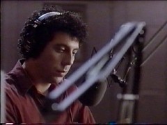 Eric Bogosian in una scena del film Talk Radio di Oliver Stone