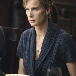 Sarah Walker (Rachel Griffiths) nell'episodio Safe at Home di Brothers & Sisters