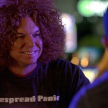 Scott 'Carrot Top' Thompson e George Eads (di spalle) nell'episodio Man Up di CSI: Scena del crimine