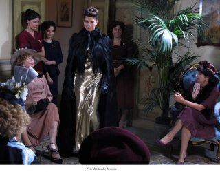 Una foto di scena della fiction Atelier Fontana - Le sorelle della moda