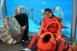 Enzo Salvi e Maurizio Battista in una scena di Una cella in due