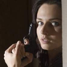 Anna Safroncik in una tesa scena della seconda stagione della serie Il commissario Manara