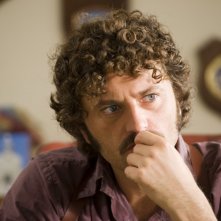 Guido Caprino nella seconda stagione della serie Il commissario Manara