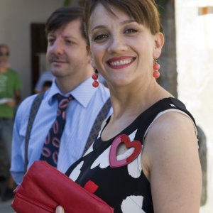 Lucia Ocone e Augusto Fornari nell'episodio Matrimonio con delitto della serie Il commissario Manara