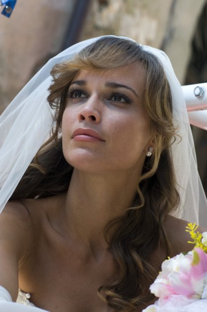 Roberta Giarrusso sposa nell'episodio Matrimonio con delitto della