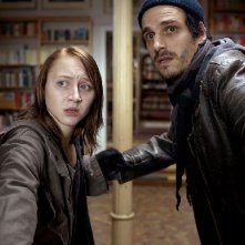 Anna Maria Mühe e Max von Thun nel film In der Welt habt ihr Angst