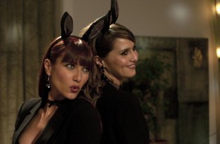 Anna Foglietta con Paola Cortellesi nel film Nessuno mi può giudicare