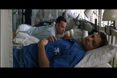 Gary Sinise e Tom Hanks in una scena del film Forrest Gump