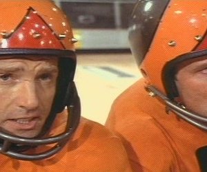 James Caan e John Beck in una scena del film Rollerball