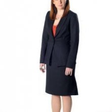 Katherine Parkinson è Jen in una immagine promozionale della stagione 4 di IT Crowd