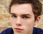 Nicholas Hoult zombie tormentato