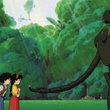 Pazu e Sheeta in una tenera scena del film d'animazione Laputa: castello nel cielo