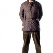 Richard Ayoade è Moss in una foto promozionale della stagione 4 di IT Crowd