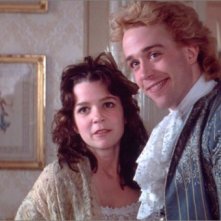 Tom Hulce e Elizabeth Berridge in una scena del film Amadeus (1984)
