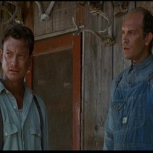 Gary Sinise in una scena del film Uomini e topi (1992) con Malkovich