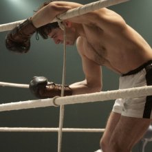 Luca Argentero impersona il campione di boxe Mitri