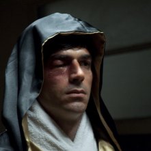 Luca Argentero incarna lo storico pugile Tiberio Mitri ne Il campione e la Miss