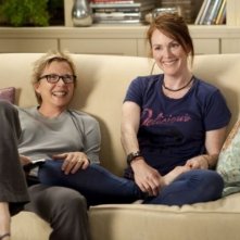 Annette Bening e Julianne Moore in coppia nel film The Kids Are All Right