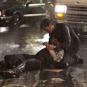 Colin O'Donoghue in una sequenza drammatica del film The Rite