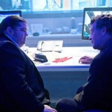 Jorge Garcia con John Noble nell'episodio Os di Fringe