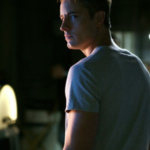 Oliver (Justin Hartley) in una scena dell'episodio Collateral di Smallville
