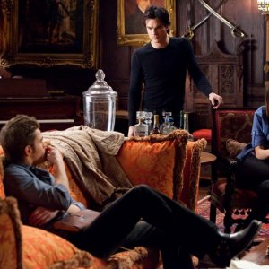 Paul Wesley, Nina Dobrev e Ian Somerhalder in The House Guest di Vampire Diaries