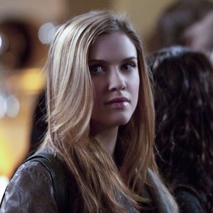 Zia Jenna (Sara Canning) nell'episodio The House Guest di Vampire Diaries