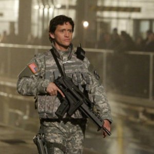 Clifton Collins Jr. nell'episodio Inostranka di The Event