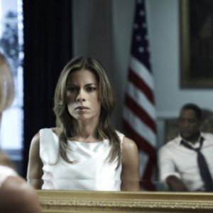 Lisa Vidal e Blair Underwood nell'episodio And Then There Were More di The Event