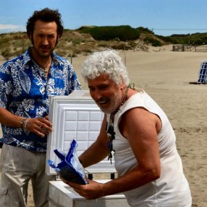 Tutti al mare... con Marco Giallini e Ninetto Davoli