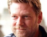 Kenneth Branagh e i ragazzi sulla barca