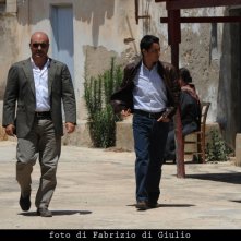 Luca Zingaretti e Peppino Mazzotta dell'episodio La caccia al tesoro de Il commissario Montalbano