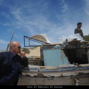 Luca Zingaretti in una scena dell'episodio La caccia al tesoro de Il commissario Montalbano