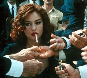 Monica Bellucci è la desideratissima Malèna nel film di Giuseppe Tornatore.