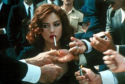 Monica Bellucci è la desideratissima Malèna nel film di Giuseppe Tornatore.