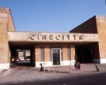 Il mondo del cinema unito contro la chiusura di Cinecittà Luce