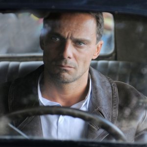 Alessandro Preziosi in una scena del film per la tv Edda Ciano e il comunista