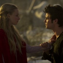 Amanda Seyfried con Shiloh Fernandez in Red Riding Hood