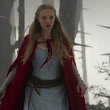 Amanda Seyfried nel fantasy horror Red Riding Hood