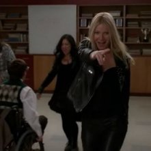 Gwyneth Paltrow in pista con i New Directions nell'episodio Sexy di Glee