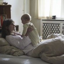 Lena Lauzemis in una scena tenera del film if not us, who?