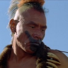 Wes Studi in una scena di Balla coi lupi