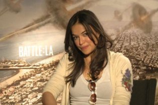 World Invasion - Trailer Italiano 2 con saluto di Michelle Rodriguez