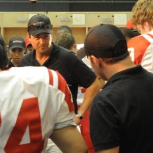 Kyle Chandler aka Coach Taylor in una scena dell'espisodio finale di Friday Night Lights Always