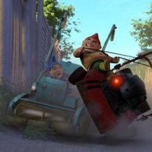 Sfida tra Gnomeo e Tebaldo nel film Gnomeo & Juliet