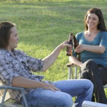 Taylor Kitsch e Adrianne Palicki in una scena dell'espisodio finale di Friday Night Lights Always